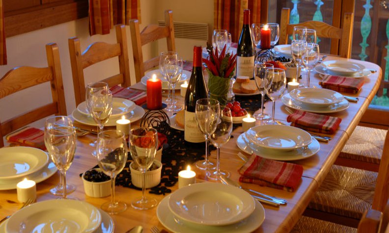 Chalet L'Arclusaz Dining Table