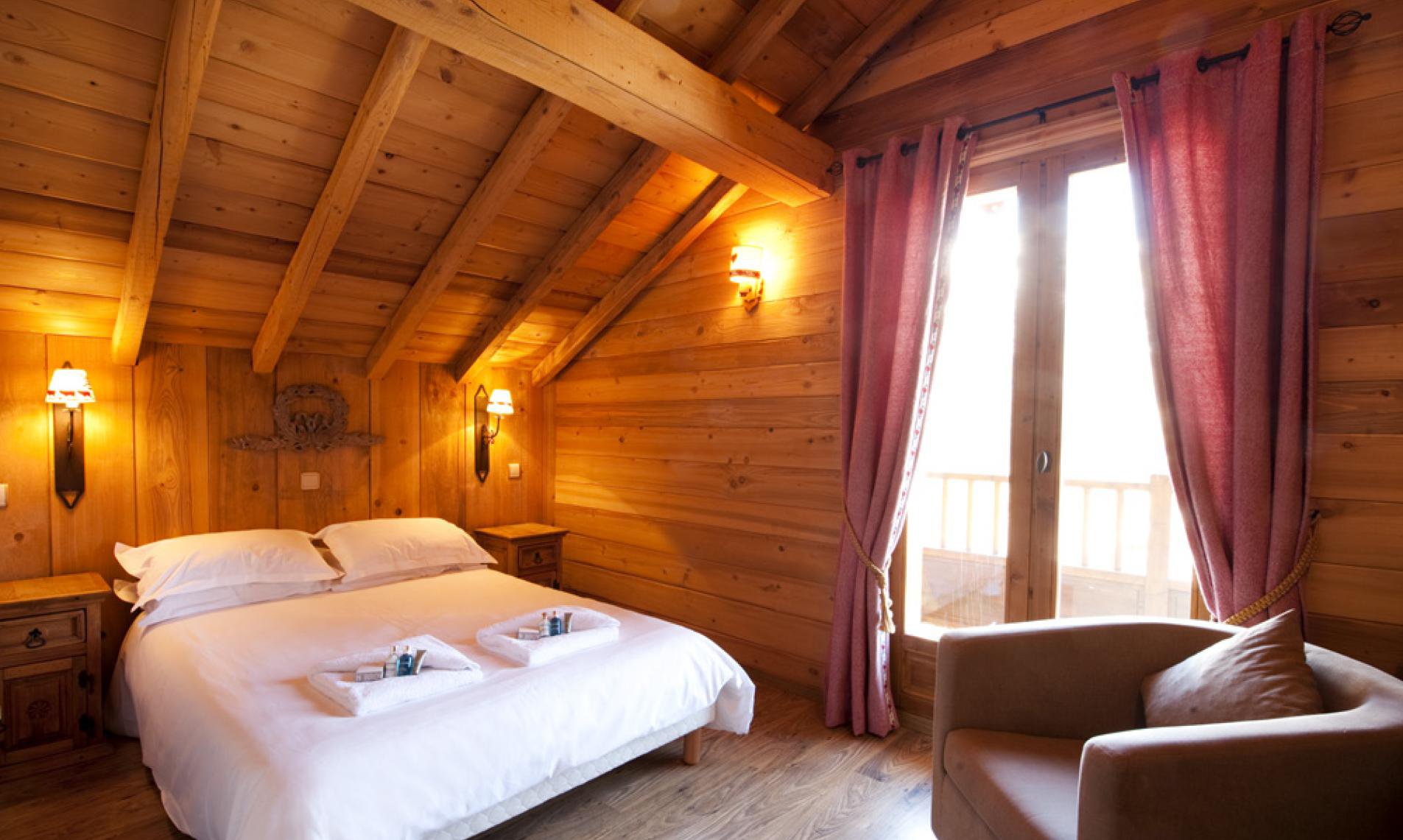 Lovely bedroom in Club Chalet Pierre