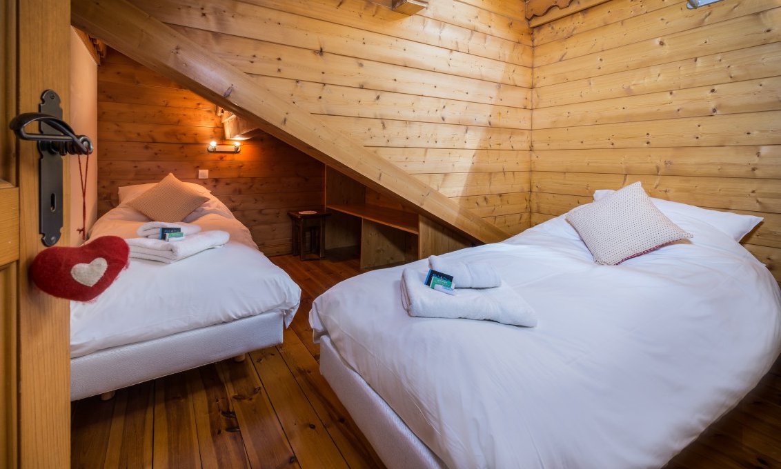 Twin Bedroom Chalet Snowdrop