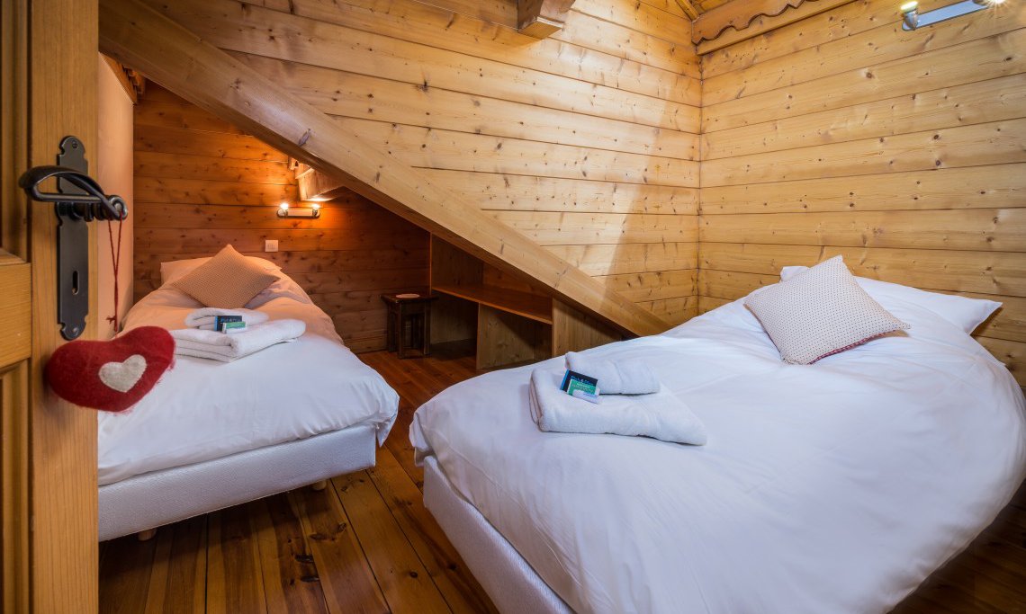 Chalet Snowdrop Twin Bedroom