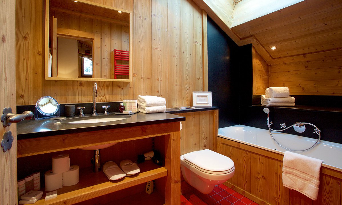 Chalet Trois Ours Bathroom with Bath