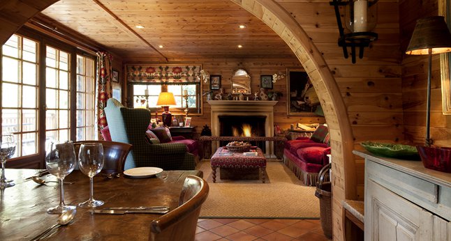 Cosy and Luxurious Lounge and Dining Room