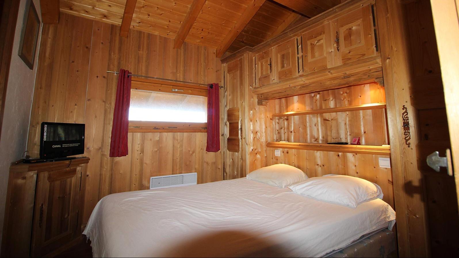 Chalet Simone Bedroom