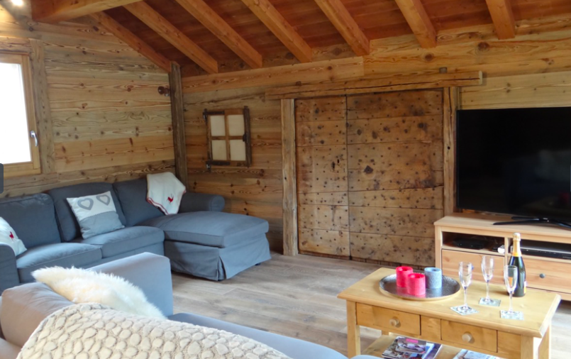 Chalet Vanakam Living Room with Champagne