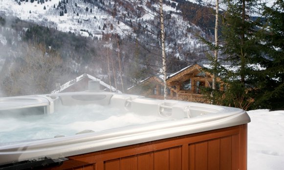 Chalet Bellevue Hot Tub