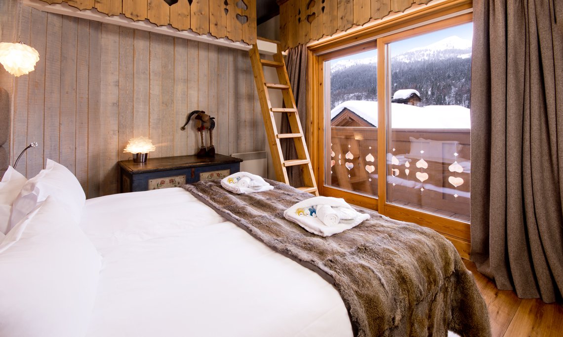 Double bedroom in Chalet Brioche in Meribel