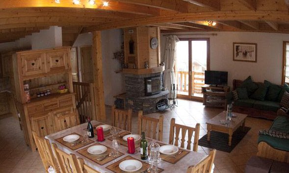 Chalet Campanules Living Dining Room