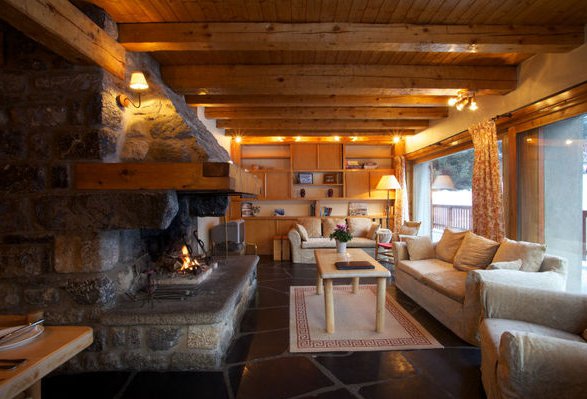 Chalet Cecilia Lounge and Fire