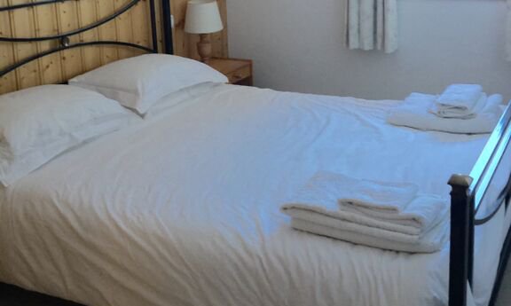 Double bedroom in apartment Grand Duc Meribel