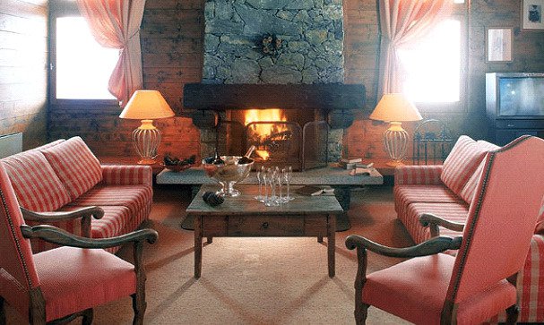 Hotel Le Mont Vallon Roaring Fire