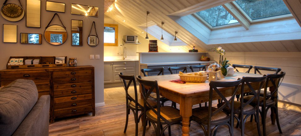 Chalet Pasarale Dining Room 