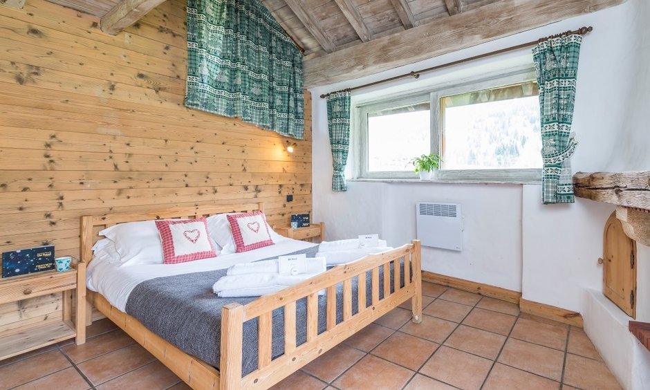 Double bedroom in Chalet Lou Trave Meribel