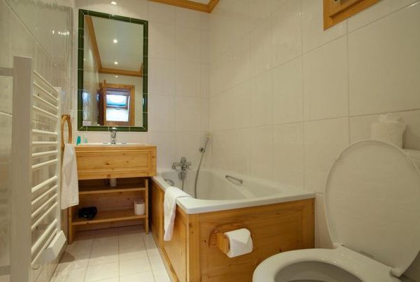 Chalet Quatre Meules Bathroom
