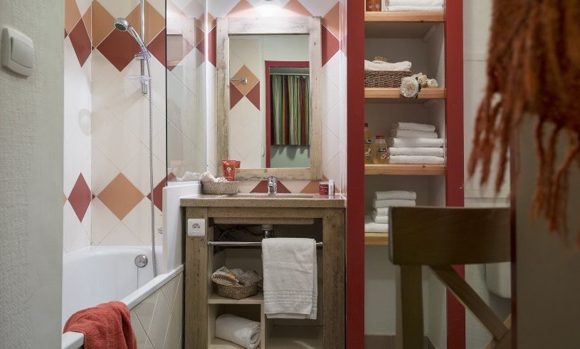 Bathroom in the Ravines apartments Meribel