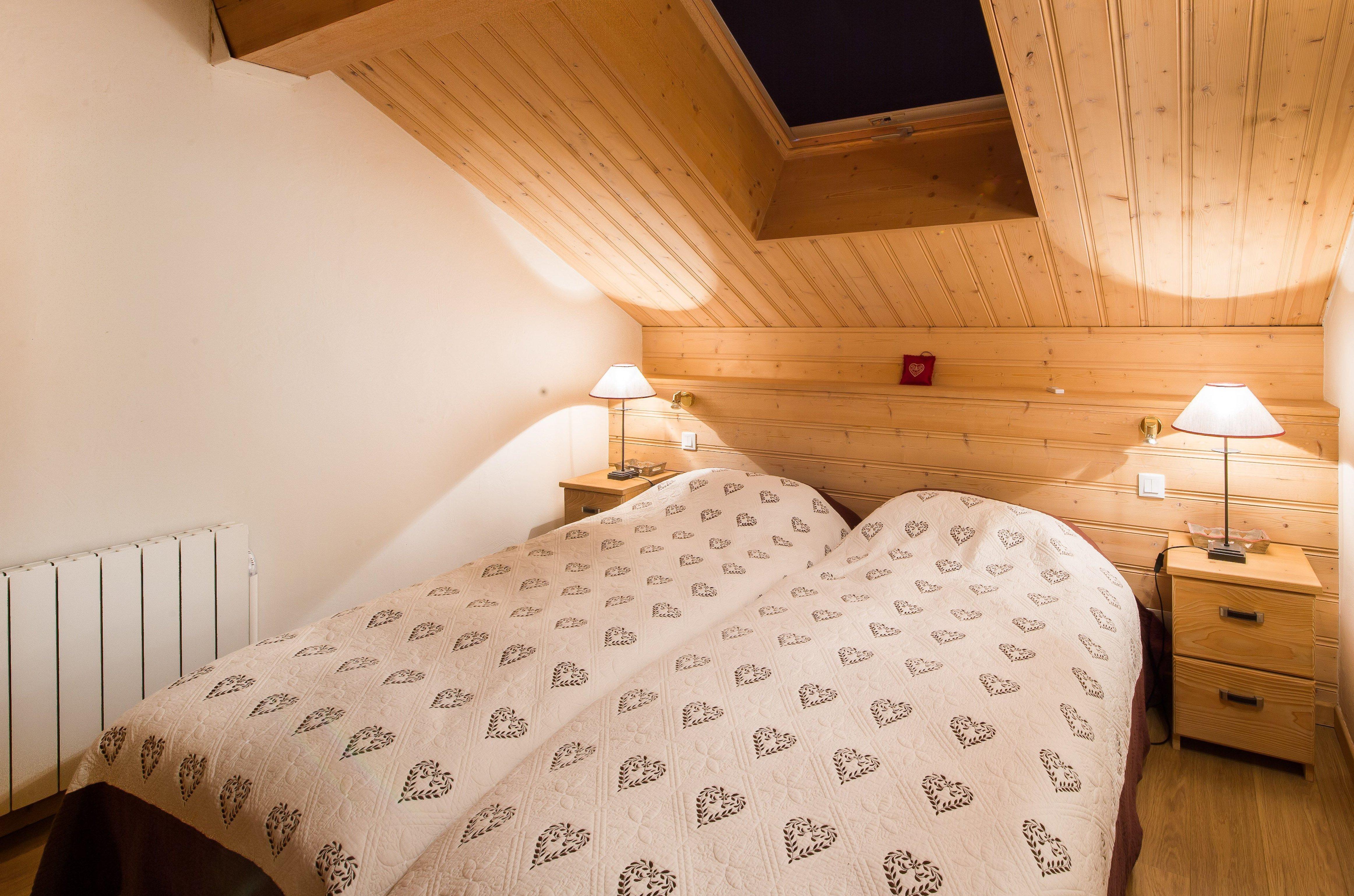 Twin Bedroom