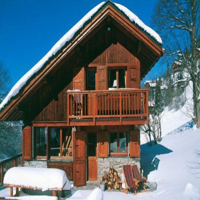 Chalet Bambis in the snow beside the piste Chalet Bambis in the snow beside the piste