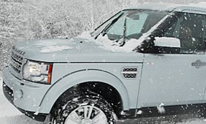 Land Rover in the Snow Land Rover in the Snow