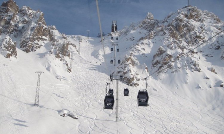Saulire lift in Meribel Saulire lift in Meribel