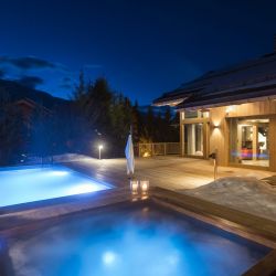 Chalet Alpaca heated outdoor swimming pool