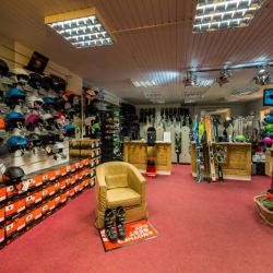 Chalet Capricorne Ski Hire Shop