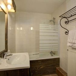 Chalet Capricorne Bathroom 