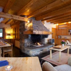 Chalet Cecilia Living Room 
