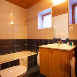 Chalet Cecilia Bathroom 