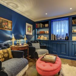 Chalet Lightbowne seating area and library