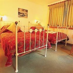 Chalet Loden Twin Bedroom