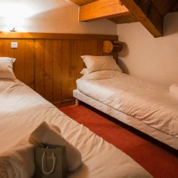 Chalet Loup Blanc Twin Bedroom