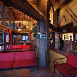 Chalet Loup Blanc Complex Reception