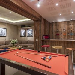 Chalet Mont Tremblant Pool Table