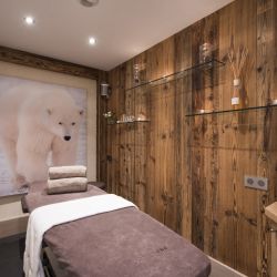 Chalet Mont Tremblant Massage Treatment Room