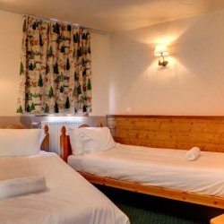 Chalet Aries twin bedroom