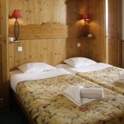 Chalet Verseau Twin Bedroom