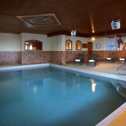 Chalet Ibex Swimming Pool