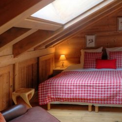 Chalet La Petite Chapelle Double Bedroom