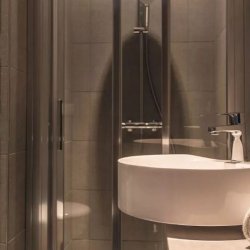 A Shower room in Chalet Rikiki Courchevel Moriond