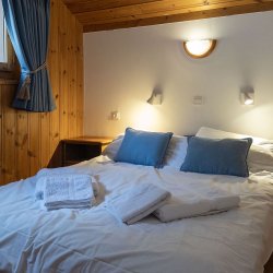 A Double Bedroom in Apartment Jardin in Meribel Morel