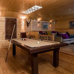 Chalet Les Bartavelles Pool Table