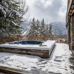 Chalet Les Bartavelles Outdoor Hot Tub