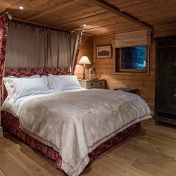 Chalet Les Bartavelles double bedroom