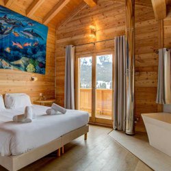 Chalet Aline Double Bedroom with Bath