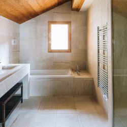 Chalet Kashmir Bathroom