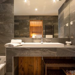 Chalet Kashmir Bathroom