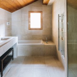 Chalet Kashmir Bathroom
