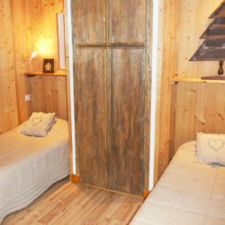 Chalet La Fuge Twin Bedroom