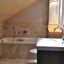 Chalet La Montee Bathroom