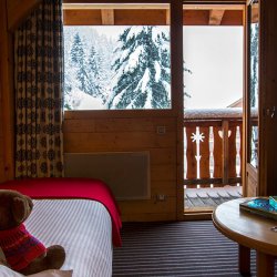 Bedroom with shared balcony