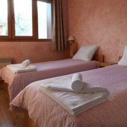 Twin Bedroom Chalet St Joseph